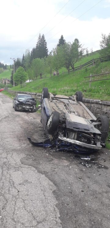 Accident cu trei răniți, din cauza unei depășiri efectuate de un șofer băut