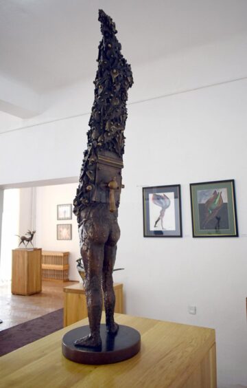 Expoziție de sculptură – Sorin Purcaru, la Muzeul de Artă „Ion Irimescu” din Fălticeni
