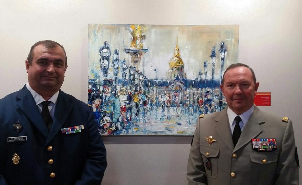 Paul Anastasiu (stânga) cu șeful Statului Major al Armatei Terestre ( Premiul Armatei Franceze pe anul 2019)