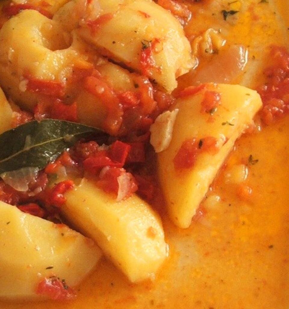 Mâncare bătrânească de cartofi cu leurdă (de post). Foto: pinterest.com