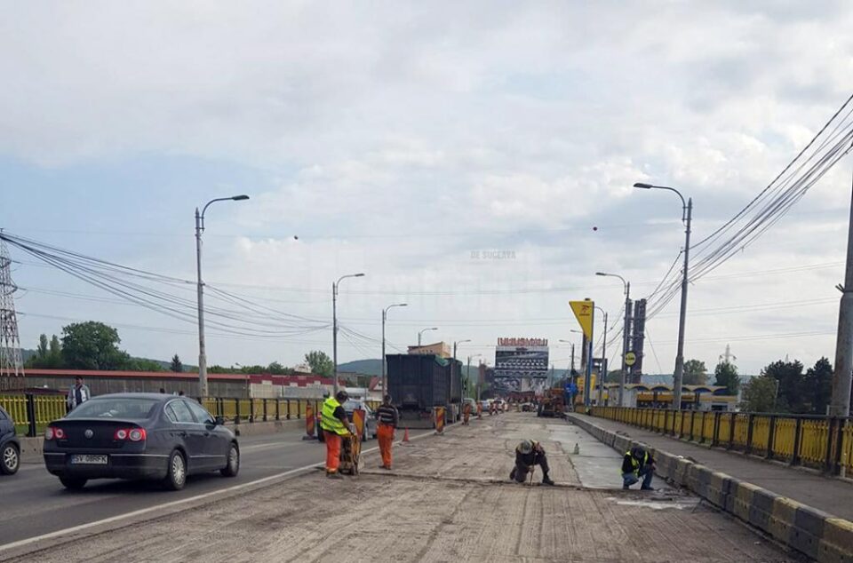 Lucrările de refacere a rosturilor de dilatare și a căii de rulare la podul de la Bazar