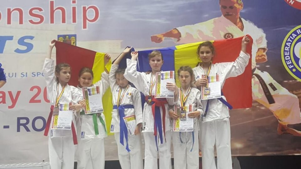 O medalie de aur și patru de bronz pentru copiii suceveni, la Campionatul Mondial de Karate Shotokan