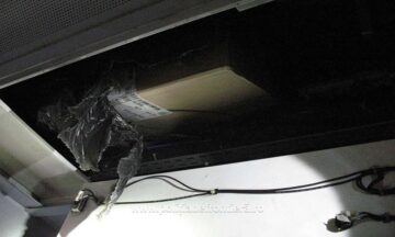 Țigări descoperite în podul unui vagon din trenul internațional Vadu Siret - Suceava
