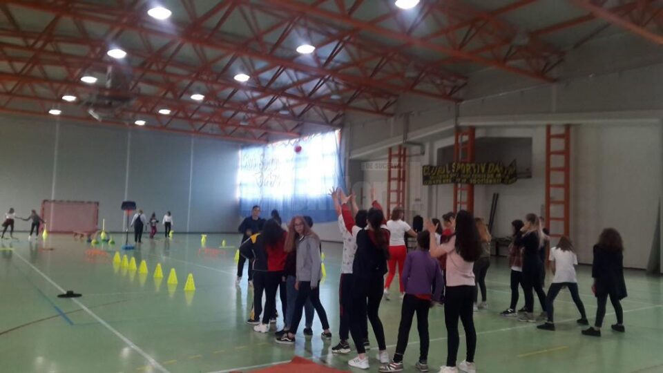 Concursuri, muzică, activități sportive și distracție pentru toți copiii și tinerii din Centrul de Servicii Multifuncționale Gura Humorului