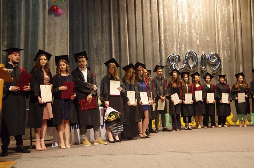 Promoția 111 a Colegiului „Petru Rareș” și-a luat rămas bun de la anii de liceu