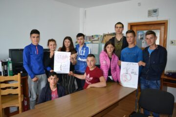 Elevii de la Centrul Școlar de Educație Incluzivă „Sf. Andrei” din Gura Humorului se implică în lupta contra fumatului
