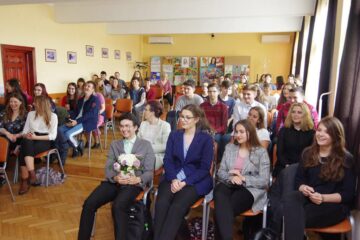 Cei mai buni elevi vorbitori de franceză au primit diplome emise de Ministerul Educației din Franța