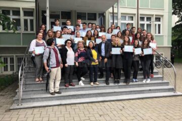 Cei mai buni elevi vorbitori de franceză au primit diplome DELF