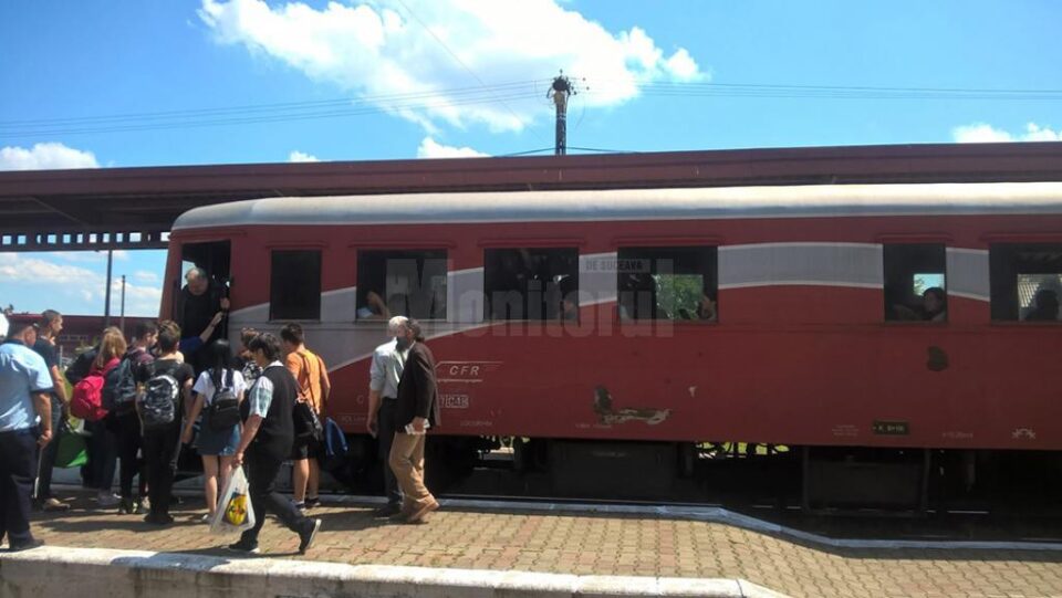 Trei zile de bătaie de joc din partea CFR față de călătorii de pe ruta Suceava-Putna