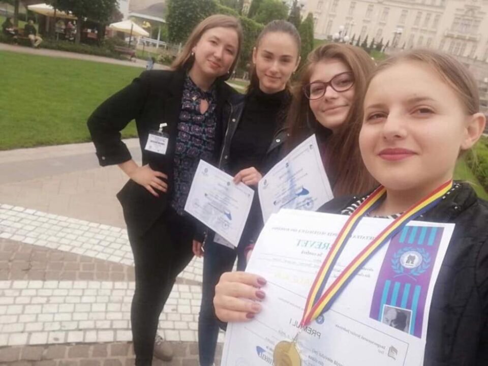 O elevă a Colegiului Economic s-a întors cu Premiul I și Aur de la Concursul “Adolf Haimovici“, Iași