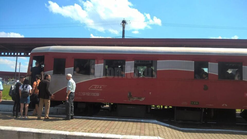 Trei zile de bătaie de joc din partea CFR față de călătorii de pe ruta Suceava-Putna