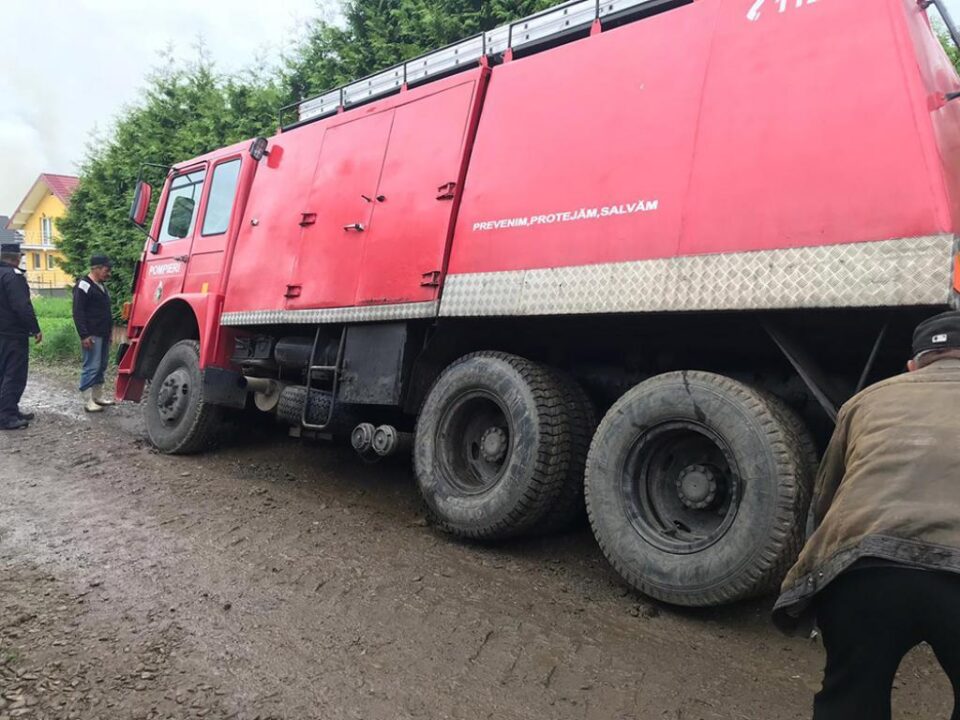 Autospecială rămasă blocată