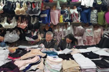 Inspectorii ANAF au verificat câteva zeci de chioșcuri din Bazarul Sucevei