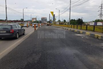 Finalizarea refacerii rosturilor de dilatare și a suprafeței carosabile pe prima jumătate a podului de la Bazar