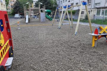 Lucrările de amenajare a celui mai mare loc de joacă din Suceava se apropie de final