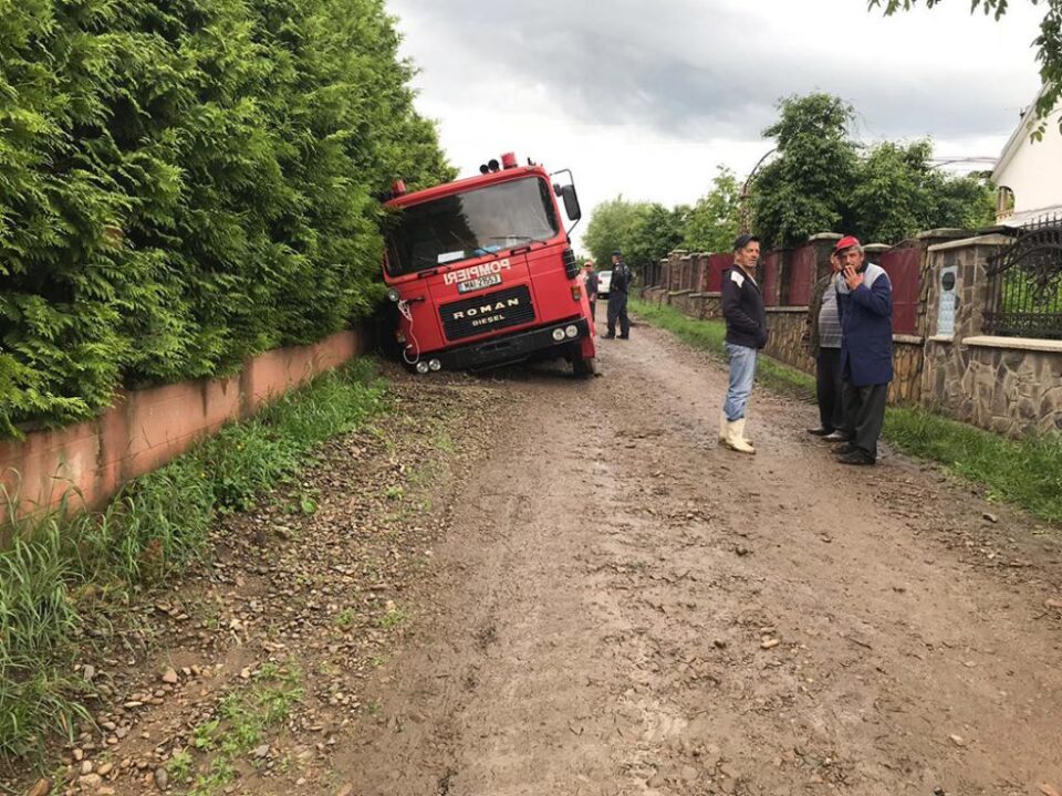 Autospecială rămasă blocată