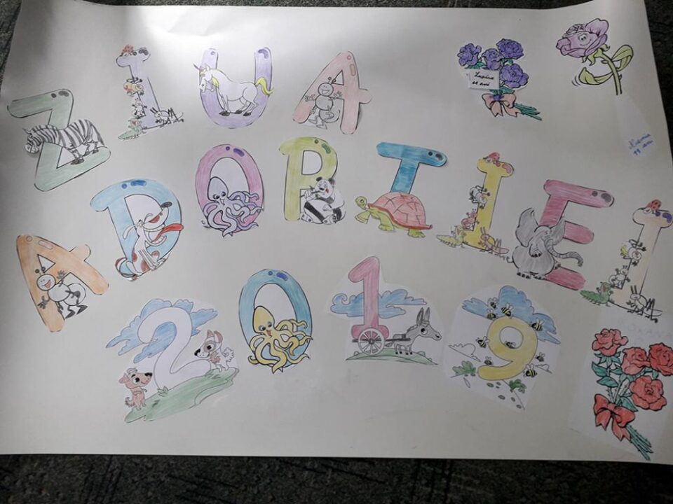 27 de părinți și 30 de copii adoptați au sărbătorit „Ziua Adopției” „Colorează-ți visele!”