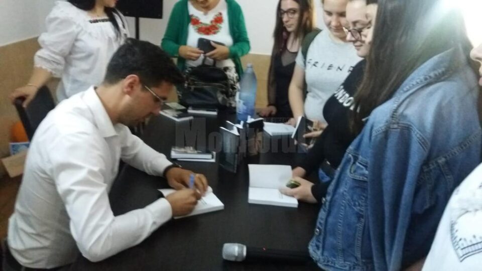 Al 11-lea premiu „Manaz” i-a fost acordat, ieri, unui elev de clasa a XII-a de la Colegiul „Nicu Gane” Fălticeni