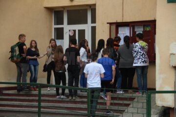 Elevii claselor a VIII-a intră în vacanță