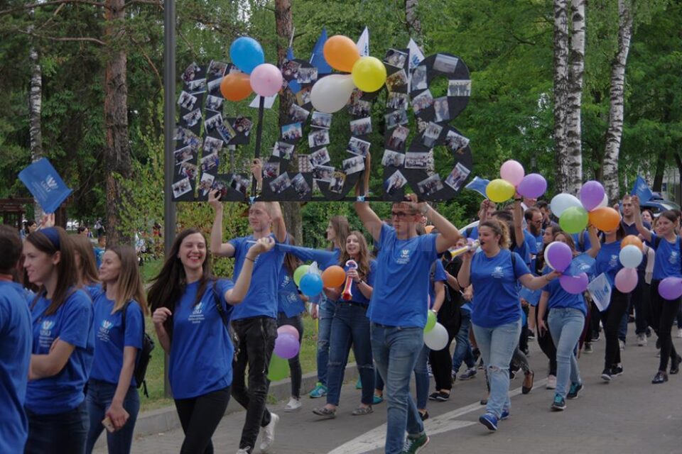 Traseul propus pentru paradă este Universitate – zona centrală, unde va avea loc o festivitate de absolvire