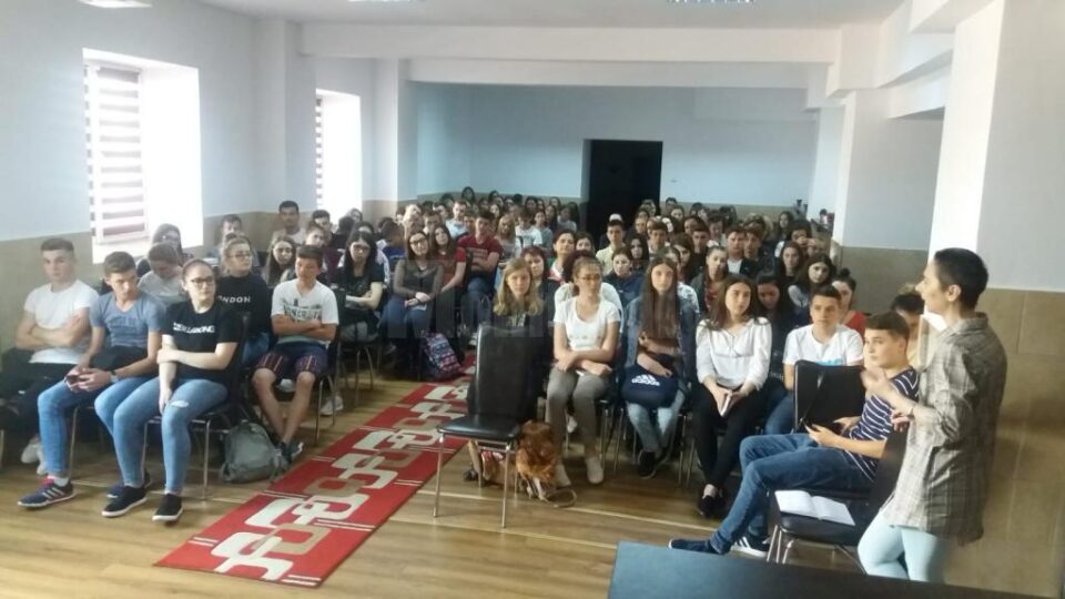 Al 11-lea premiu „Manaz” i-a fost acordat, ieri, unui elev de clasa a XII-a de la Colegiul „Nicu Gane” Fălticeni