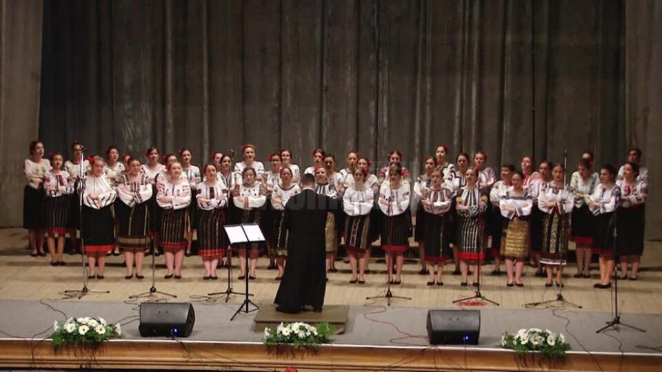 Corala de fete ”Ciprian Porumbescu” a Colegiului Național ”Ștefan cel Mare”