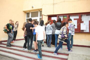 Elevii mai au 10 zile până la prima probă a examenului