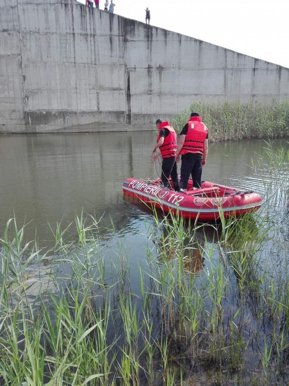Un adolescent de 15 ani s-a înecat în râul Siret
