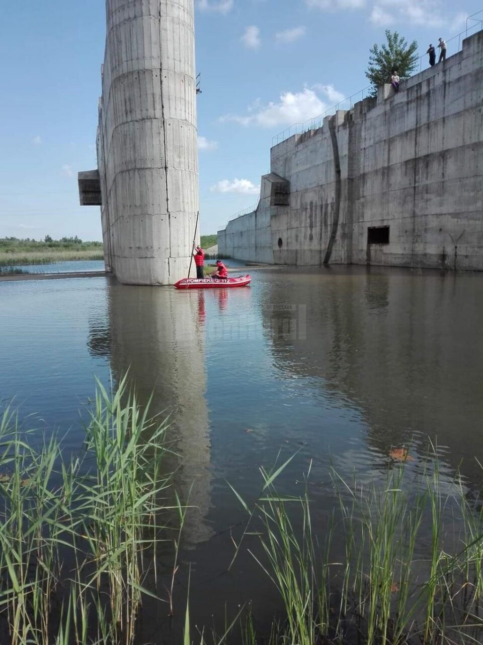 Un adolescent de 15 ani s-a înecat în râul Siret