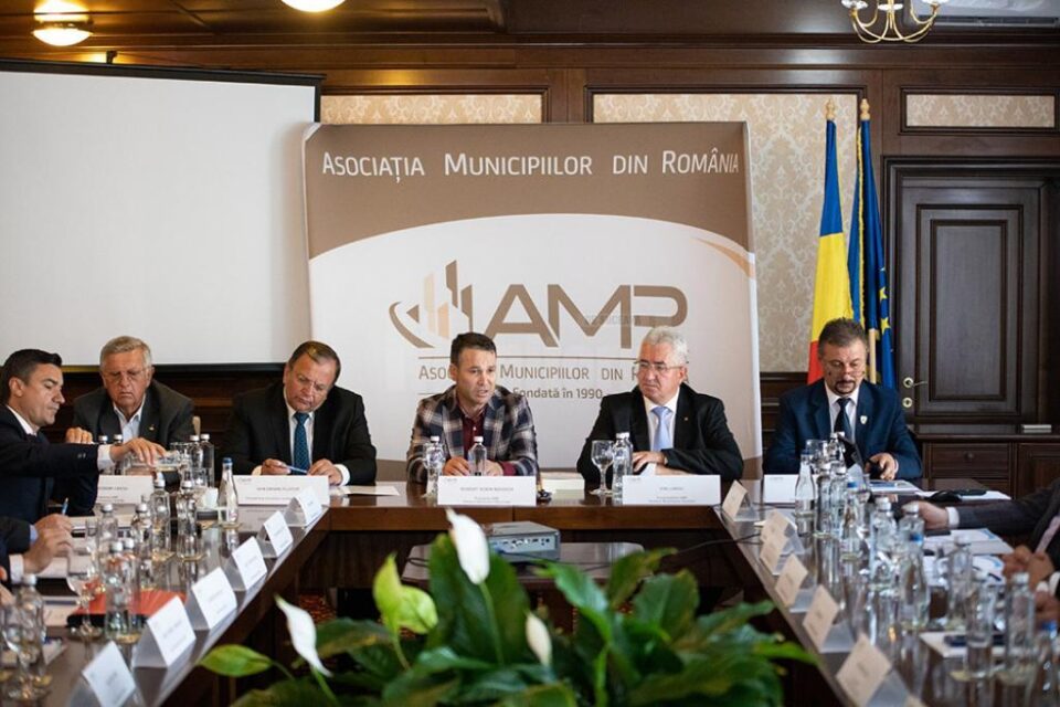 AMR cere modificarea legii de funcționare a Poliției Locale, cu limitarea vârstei de pensionare și redistribuirea competențelor Poliției Naționale