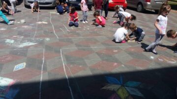 ,,Prietenie fără frontiere”, proiect derulat la grădinițele ,,Gulliver”, „ABC” Suceava și grădinița Liceului Tehnologic Bivolărie