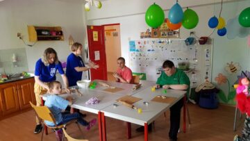 Două zile de activități diverse, educative și distractive în centrele sociale de copii și adulți sucevene