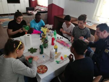 Două zile de activități diverse, educative și distractive în centrele sociale de copii și adulți sucevene