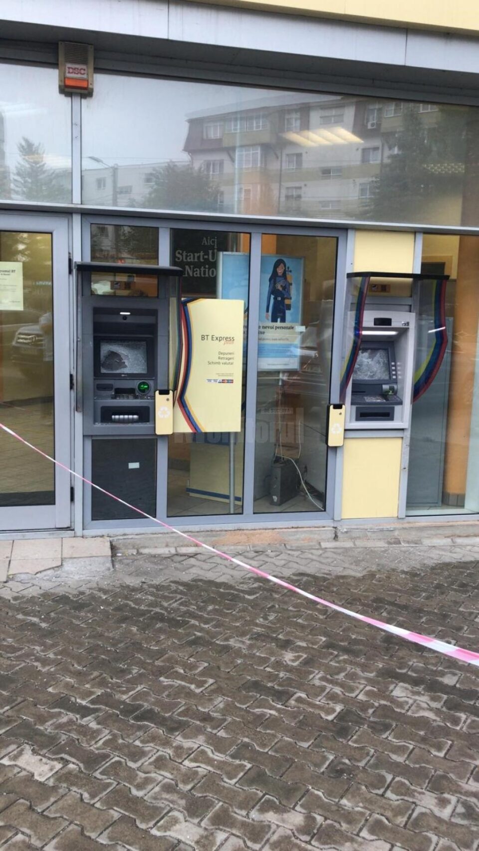 Un tânăr nervos a distrus două bancomate în Suceava