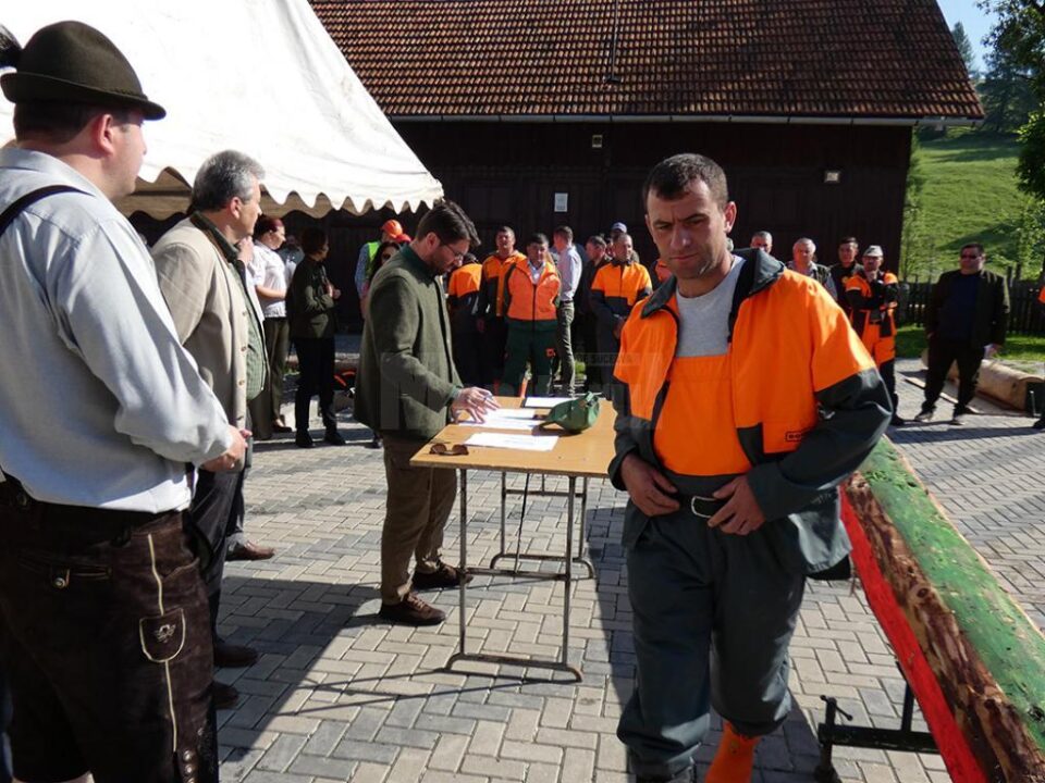 Premiul I al concursului „Cel mai bun fasonator” a fost câștigat de Daniel-Ionel Pocolin, de la O.S. Crucea