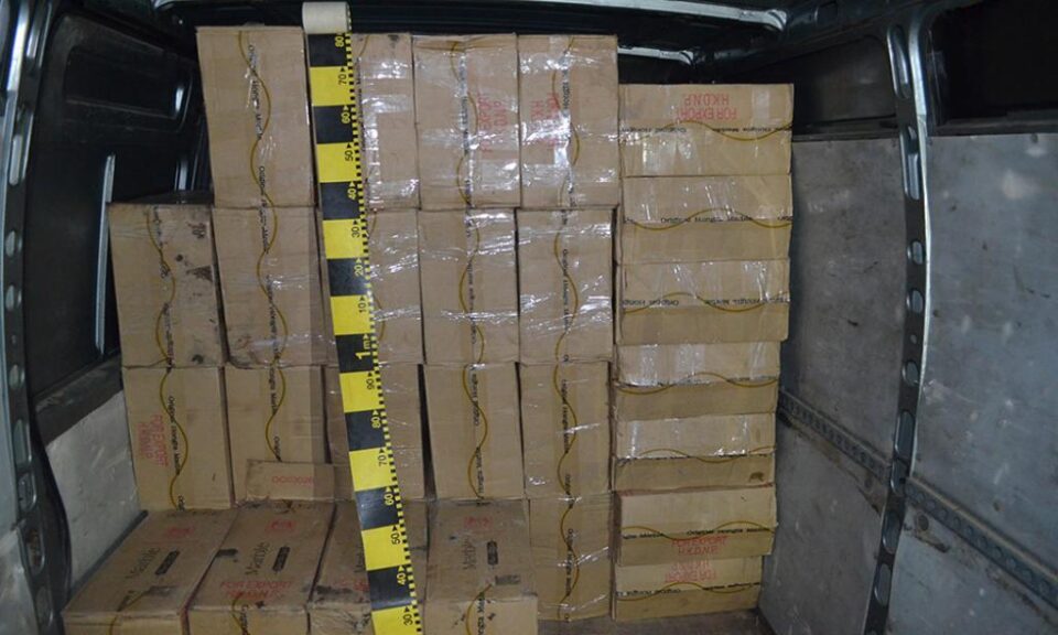 Contrabandist ucrainean reținut și țigări de contrabandă, de aproape 100.000 de euro, confiscate la Bilca