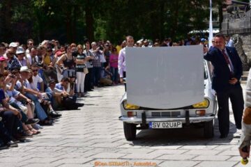 Dănuț Crainiciuc și autoturismul Dacia 1300 din 1969, primul an în care s-a fabricat modelul, cu seria de șasiu 00002