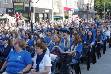 Absolvenții promoției 2019, de la Universitatea din Suceava, au fost celebrați în centrul municipiului