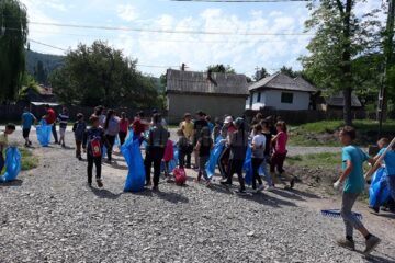 Acțiune de ecologizare a spațiilor verzi în comuna Preutești