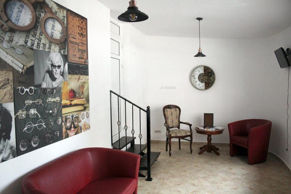 Reduceri de vară la Eye’s Optic Suceava – 50% la ramele semnalizate la raft, lentile fotocromatice Zeiss bonus și consultații optometrice gratuite