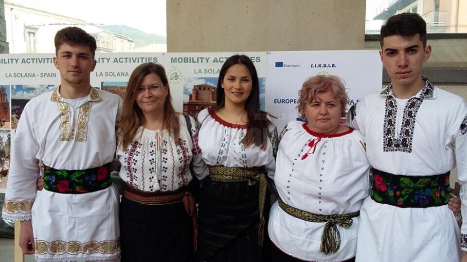 Elevi și profesori de la Colegiul Tehnic de Industrie Alimentară, prezenți la „European Schools Etna Expo” în Sicilia