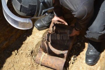 Muniție rămasă din timpul războaielor, distrusă de pirotehniști în poligon