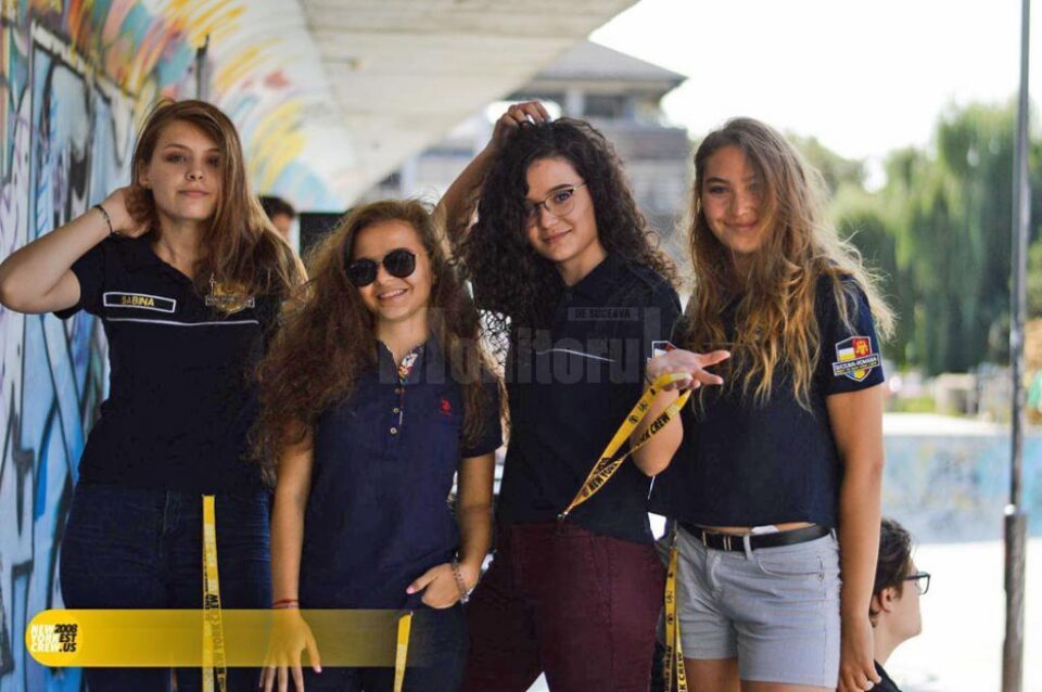 Voluntari New York Crew Suceava Sabina Zmău, Georgiana Apopei, Andreea Găitan si Teresa Pinzariu
