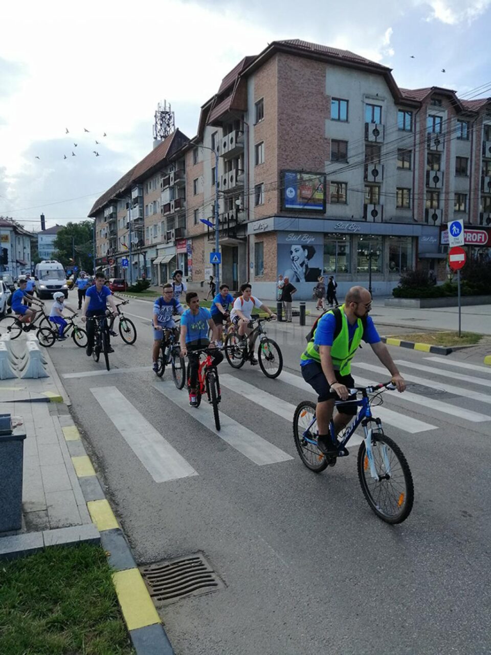 Aproximativ 50 de suceveni pe biciclete au participat la a șasea ediție a evenimentului BizzBike