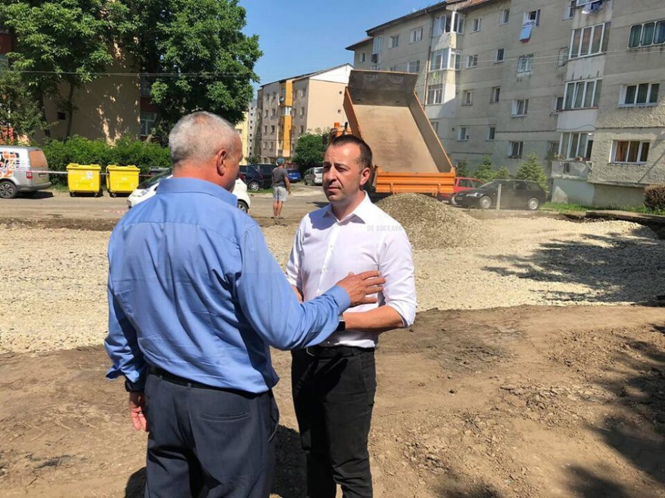 Lucrările de amenajare a unui loc de joacă cu o suprafață totală de 1000 mp au început în cartierul Obcini