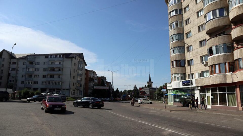 Peste două treimi din populația municipiului Fălticeni, fără apă
