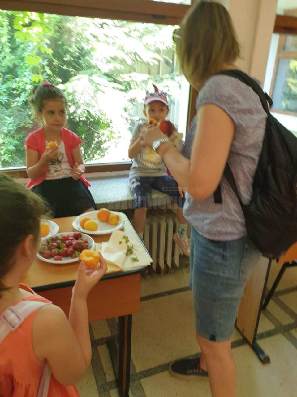 Circa 400 de kg de fructe proaspete, servite copiilor care au vizitat expoziția de benzi desenate „Valerian”
