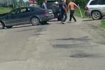 Legea violenței, în stradă, la doi pași de Mănăstirea Slatina