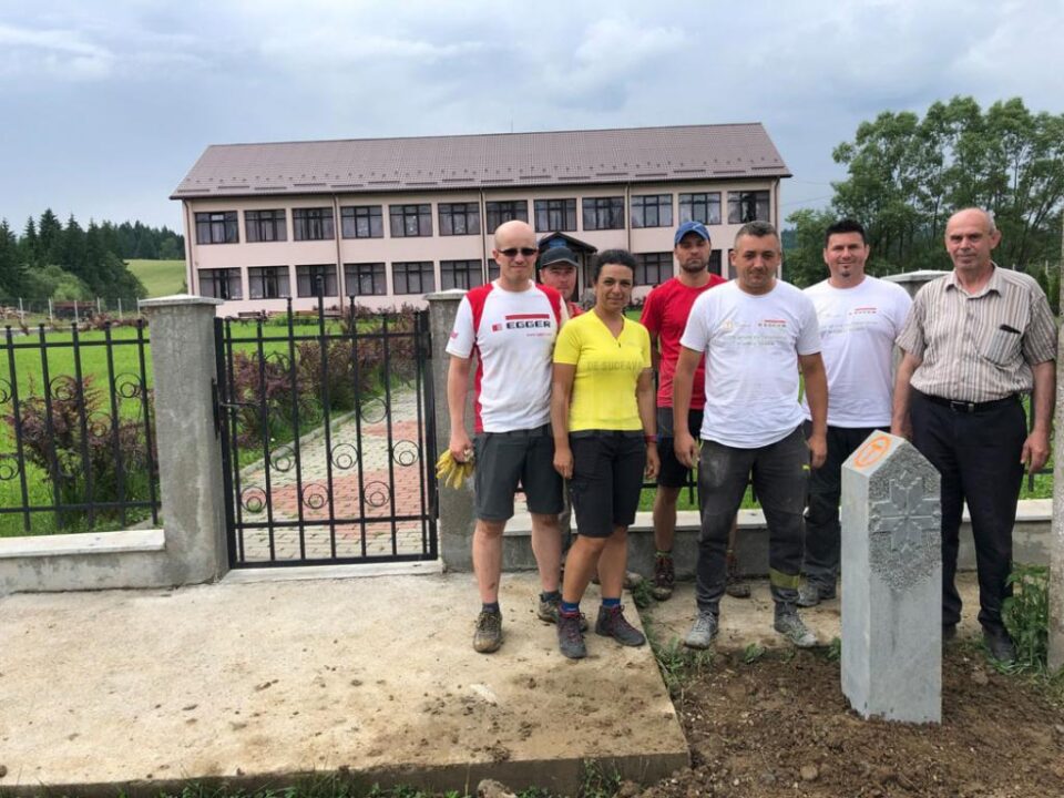 Asociația Tășuleasa Social a reînceput marcarea traseului "Via Transilvanica" din județul Suceava Foto:Via Transilvanica