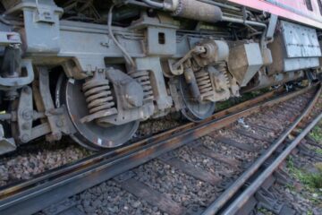 tren deraiat
